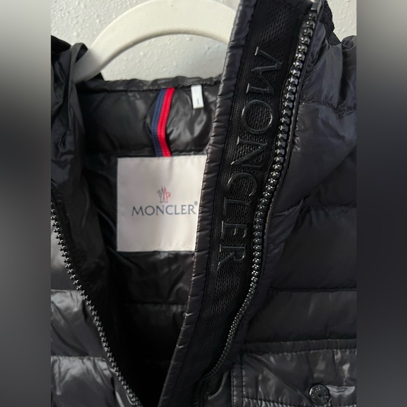 Moncler Glygos Hooded Puffer Vest in Black Size Small (1) New - Picture 6 of 13